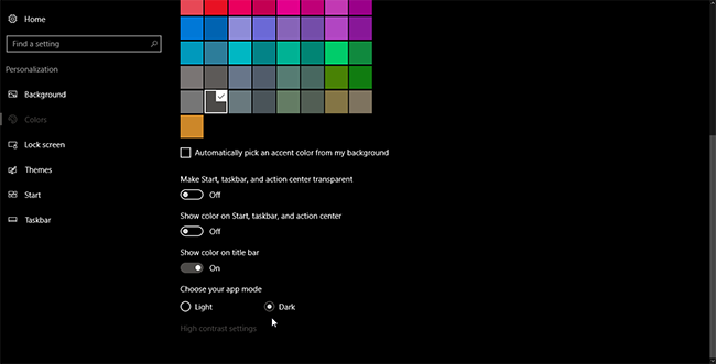 نموونەی Dark Theme لە ویندۆز ١٠